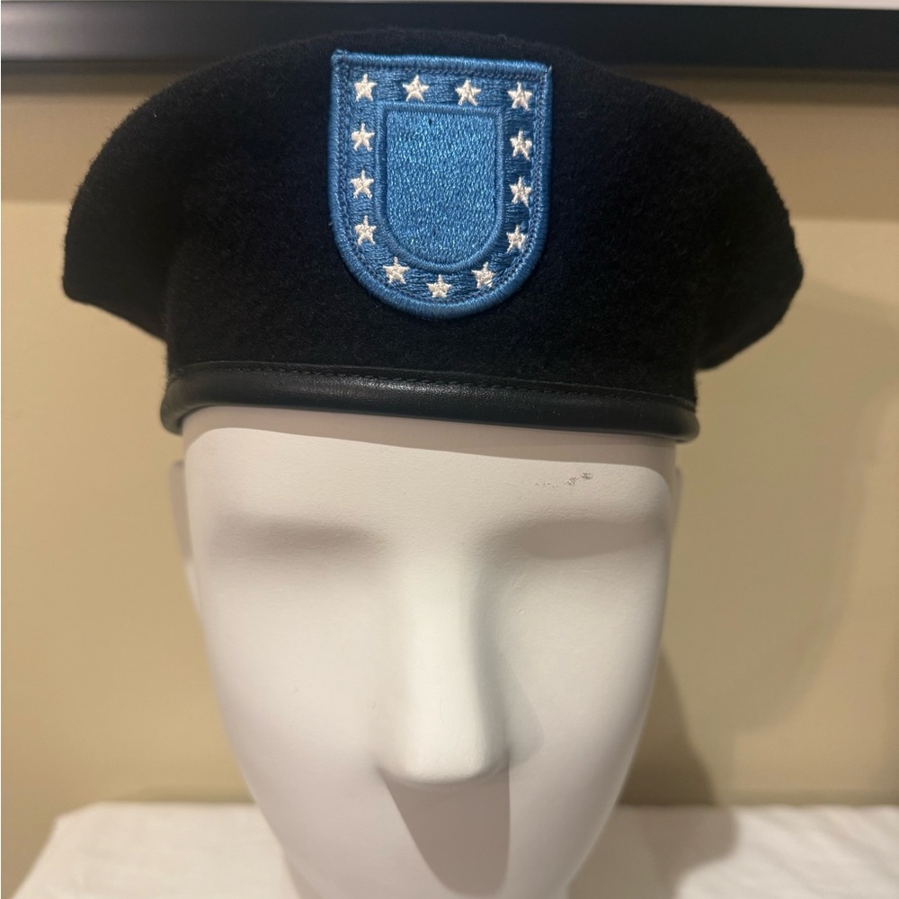 US Military Wool Black Beret with Flash Size 7 1/4